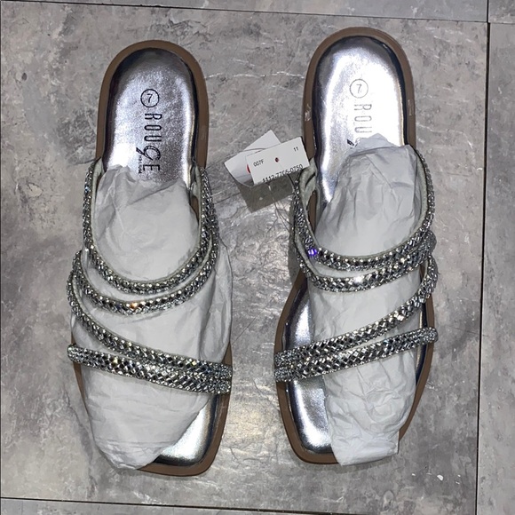 Rouge Helium Metallic Silver Sandals women silver summer slipper size 7 fit 6 - Picture 1 of 5